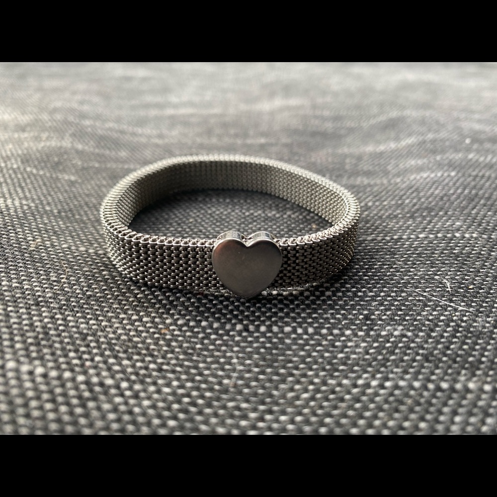 Tiffany and Co. Silver Somerset Stretchable Heart Bracelet